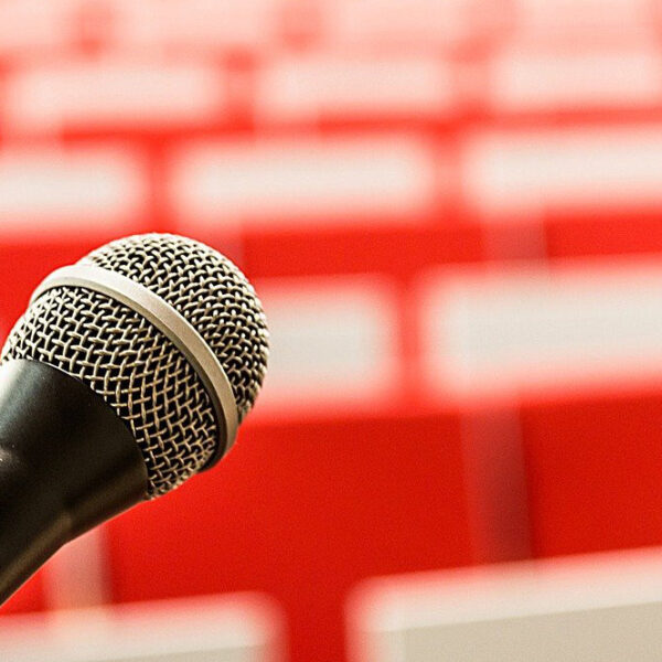 Persuasive Speech | Pixabay